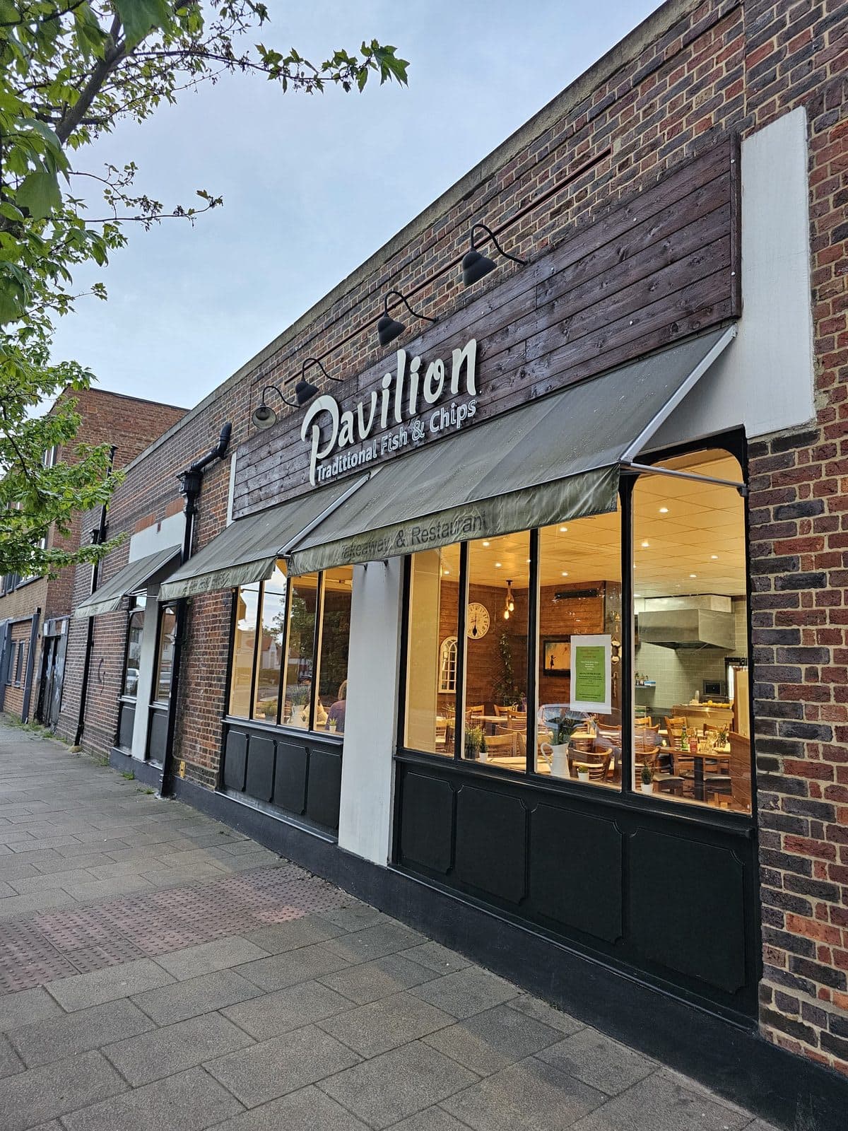 Pavilion Fish & Chips Worcester Park - image 1